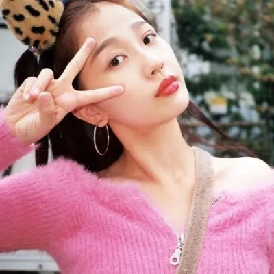 美丽的寡妇亲吻更好